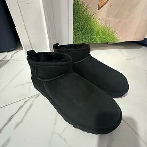 UGG Women's Classic Ultra Mini Boot black-Size 10 -Brand New & Authentic